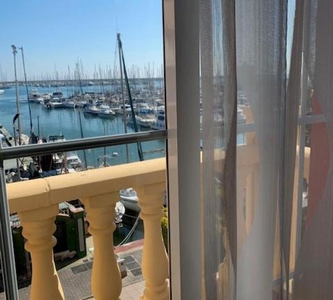 טורבייחה Apartamento Marina Port Sea View מראה חיצוני תמונה